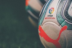 AC米兰夏季转会：西甲金靴+曼城铁卫加盟，新赛季蓄势待发