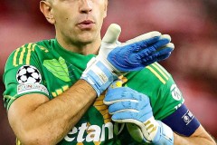 曼联新赛季转会引援：8000万欧元新援加盟，球队前景展望与挑战